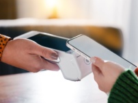 Advantages of Contactless Payments (2026)