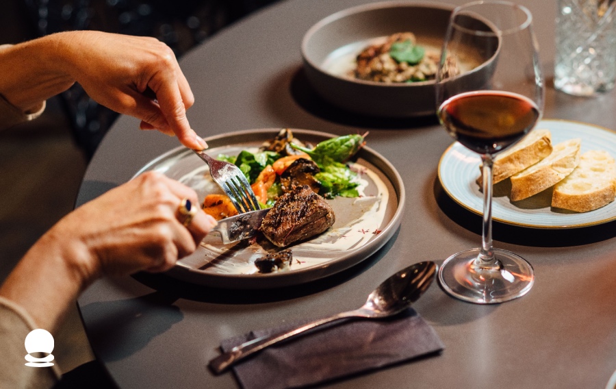 Dining-Abroad-Paying-Abroad-with-Digital-Wallets