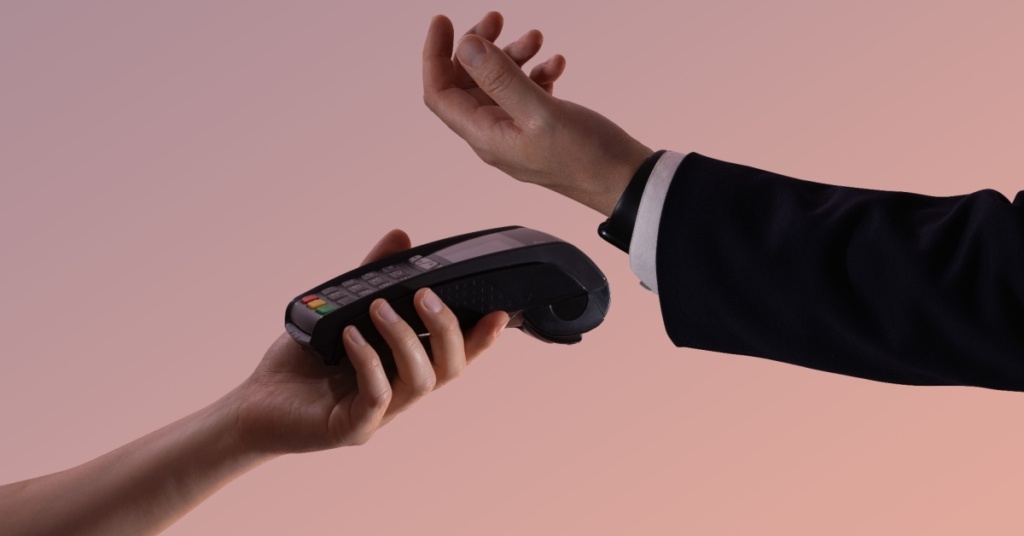 paying-with-smart-watch