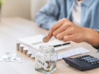 How to Manage Money While Living a Borderless Lifestyle