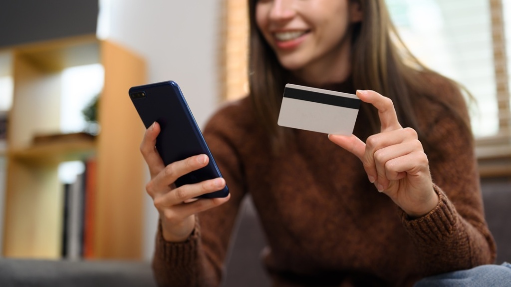 prepaid vs debit cards