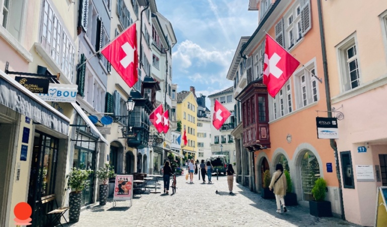 Switzerland-Travel-Guide-Currency-CHF-Payments